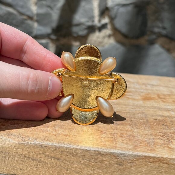 Chanel Vintage 97A CC Gripoix Byzantine Gold-tone Brooch - Picture 3 of 10